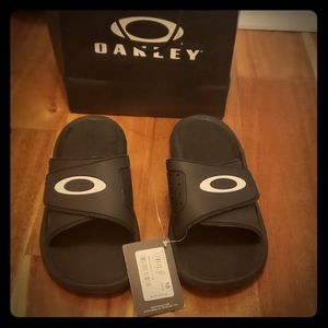 Oakley Slides